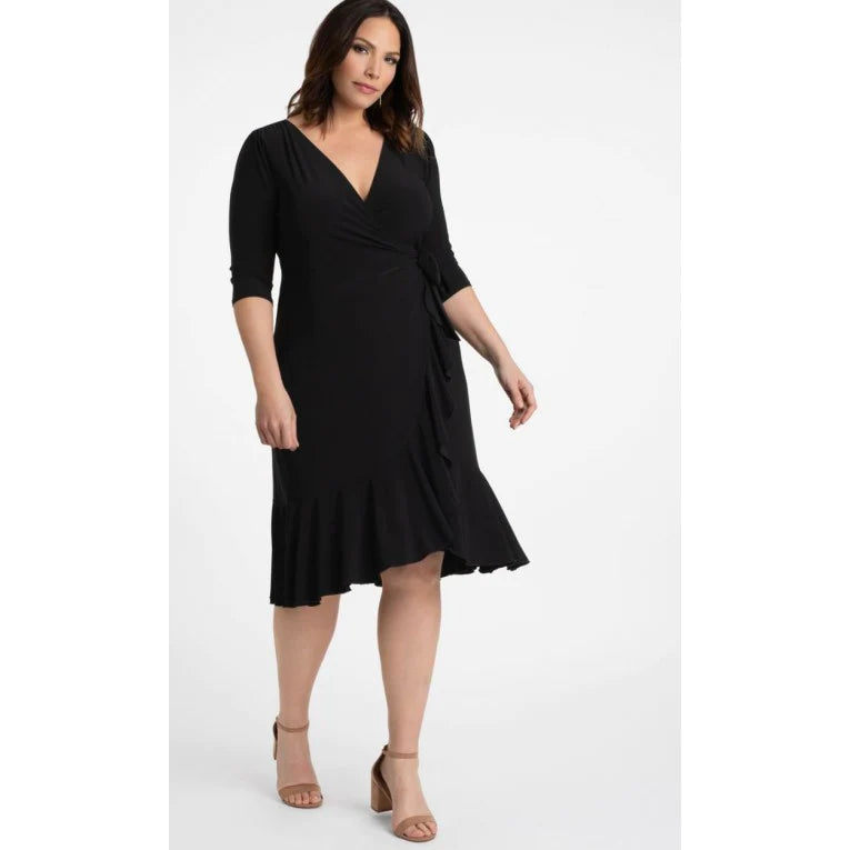 Black dress hot sale for apple shape
