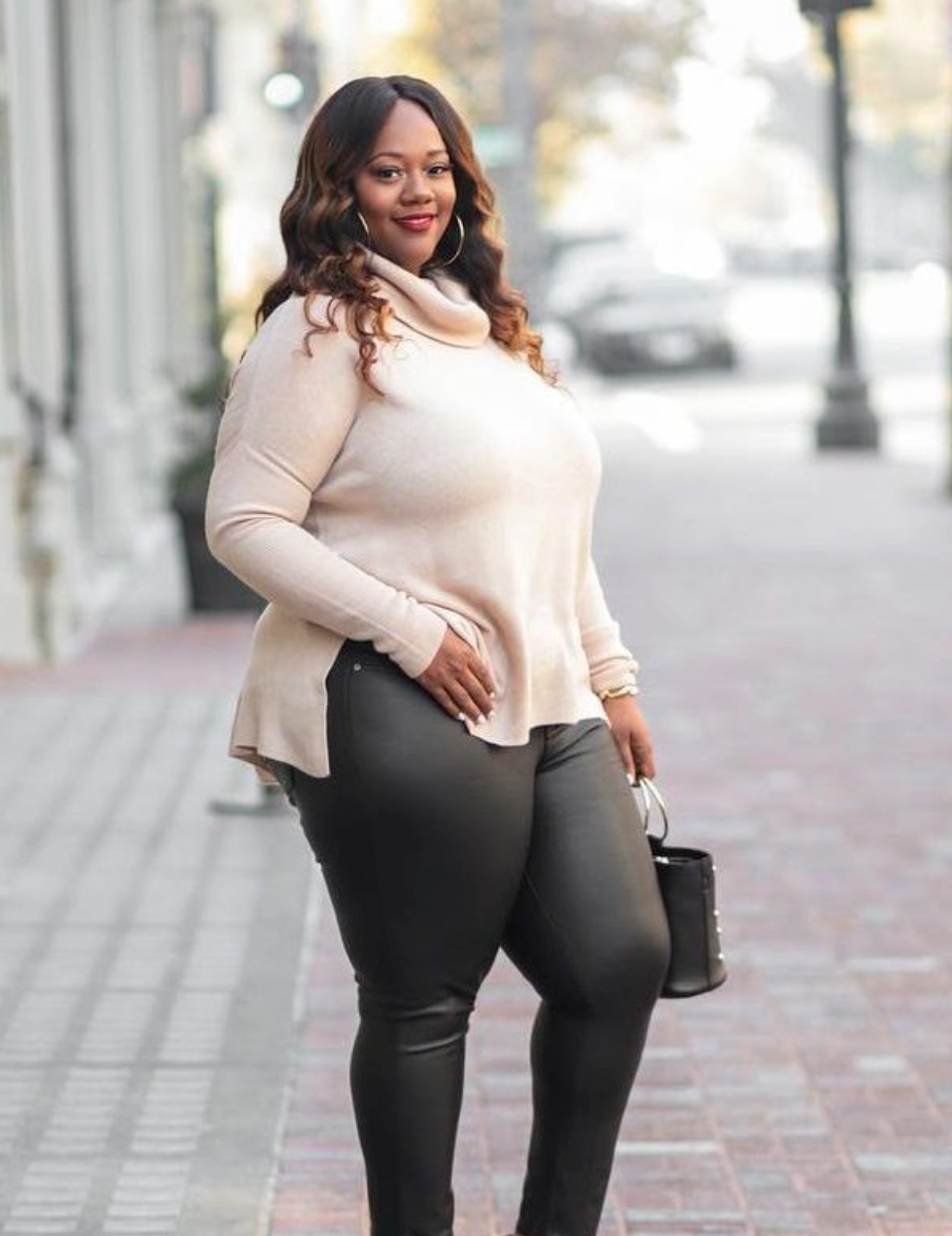STYLE TRICKS FOR PLUS SIZE WOMEN